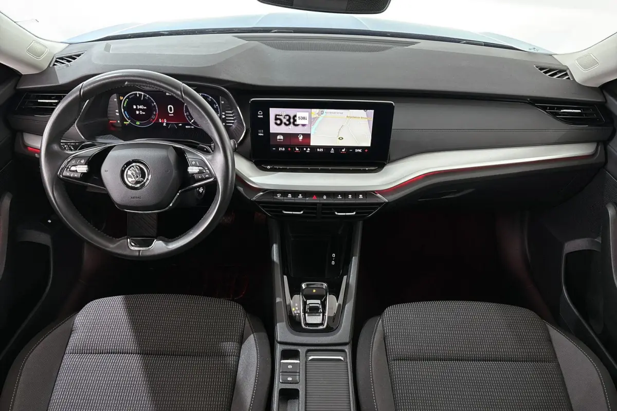 1.4 TSI iV PHEV Business Edition SOH 92% Stoelverwarming Navi Apple Carplay 18" LMW