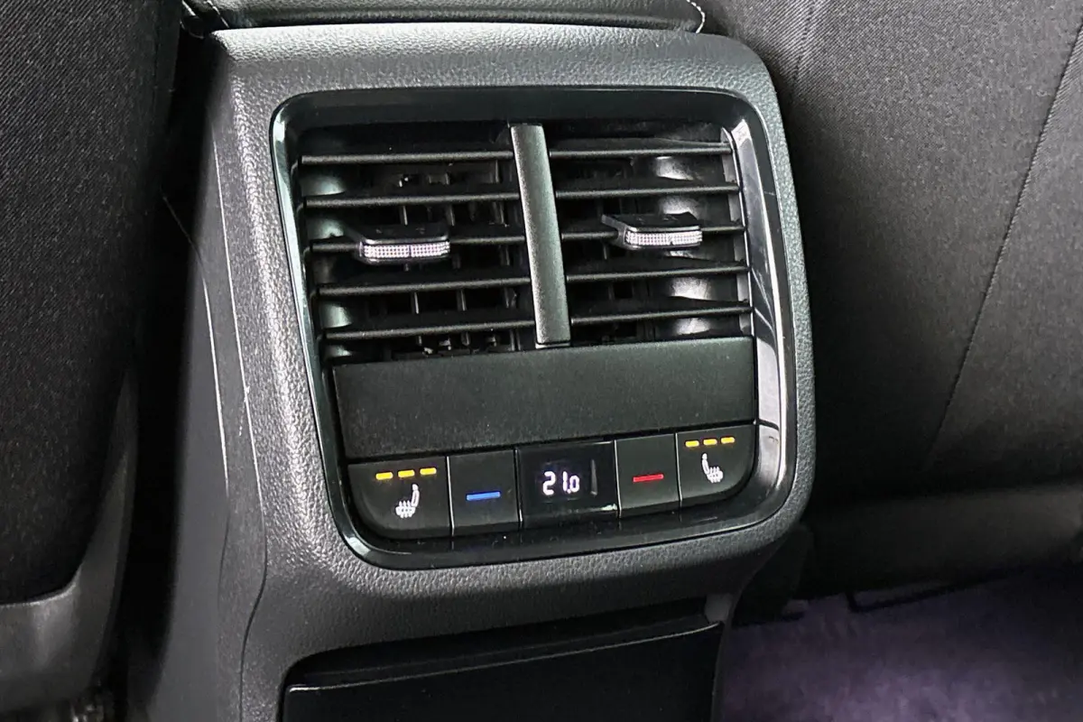 1.4 TSI iV PHEV Business Edition SOH 92% Stoelverwarming Navi Apple Carplay 18" LMW