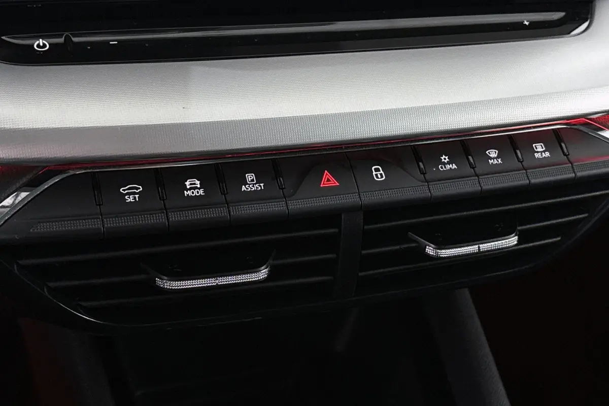 1.4 TSI iV PHEV Business Edition SOH 92% Stoelverwarming Navi Apple Carplay 18" LMW