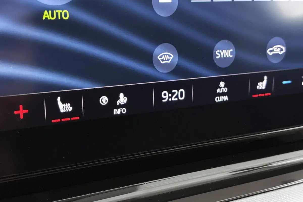 1.4 TSI iV PHEV Business Edition SOH 92% Stoelverwarming Navi Apple Carplay 18" LMW