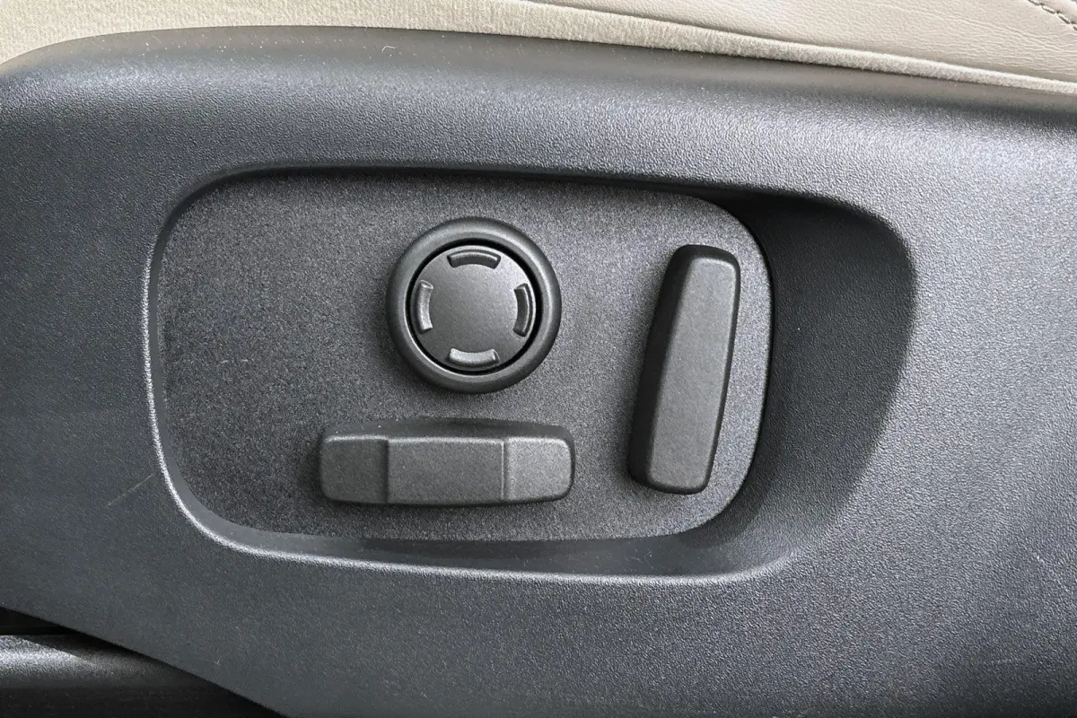 P400e HSE Dynamic Stealth Pano Trekhaak Stoel-Stuurverwarming Luchtvering 21" Velgen