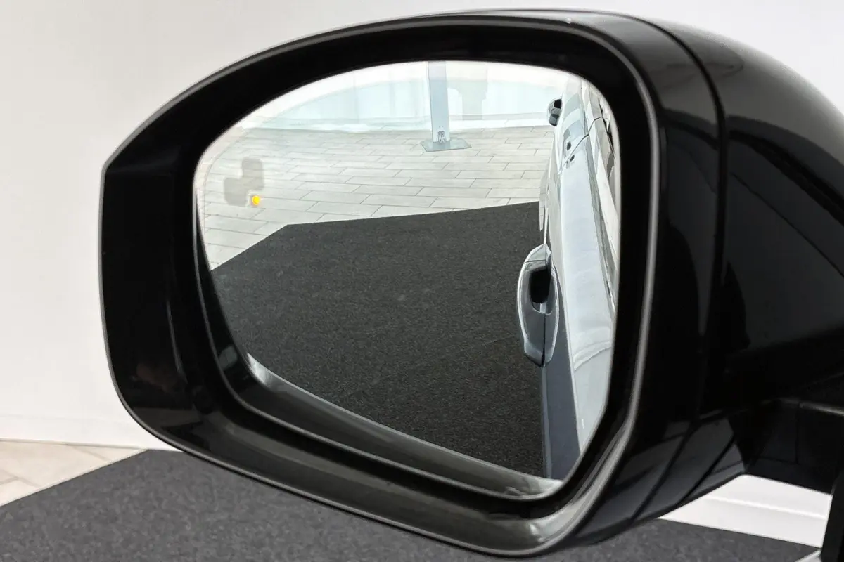 P400e HSE Dynamic Stealth Pano Trekhaak Stoel-Stuurverwarming Luchtvering 21" Velgen