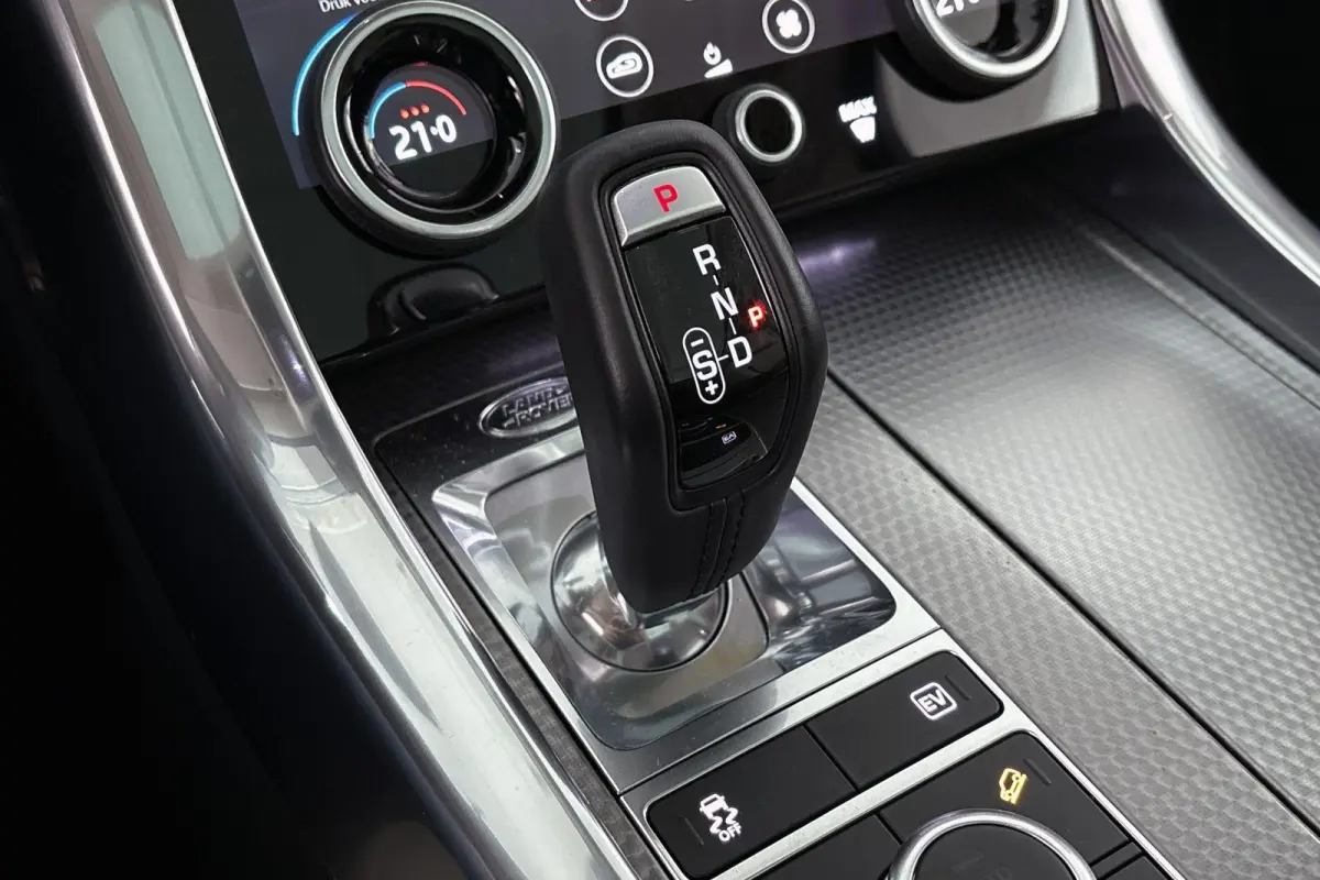 P400e HSE Dynamic Stealth Pano Trekhaak Stoel-Stuurverwarming Luchtvering 21" Velgen