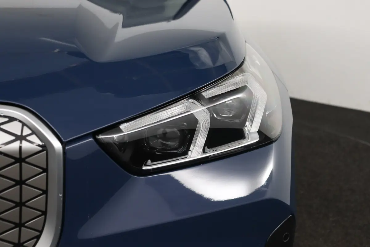eDrive20 Pure Edition 67 kWh | SOH 100% | X-line | Getint Glas
