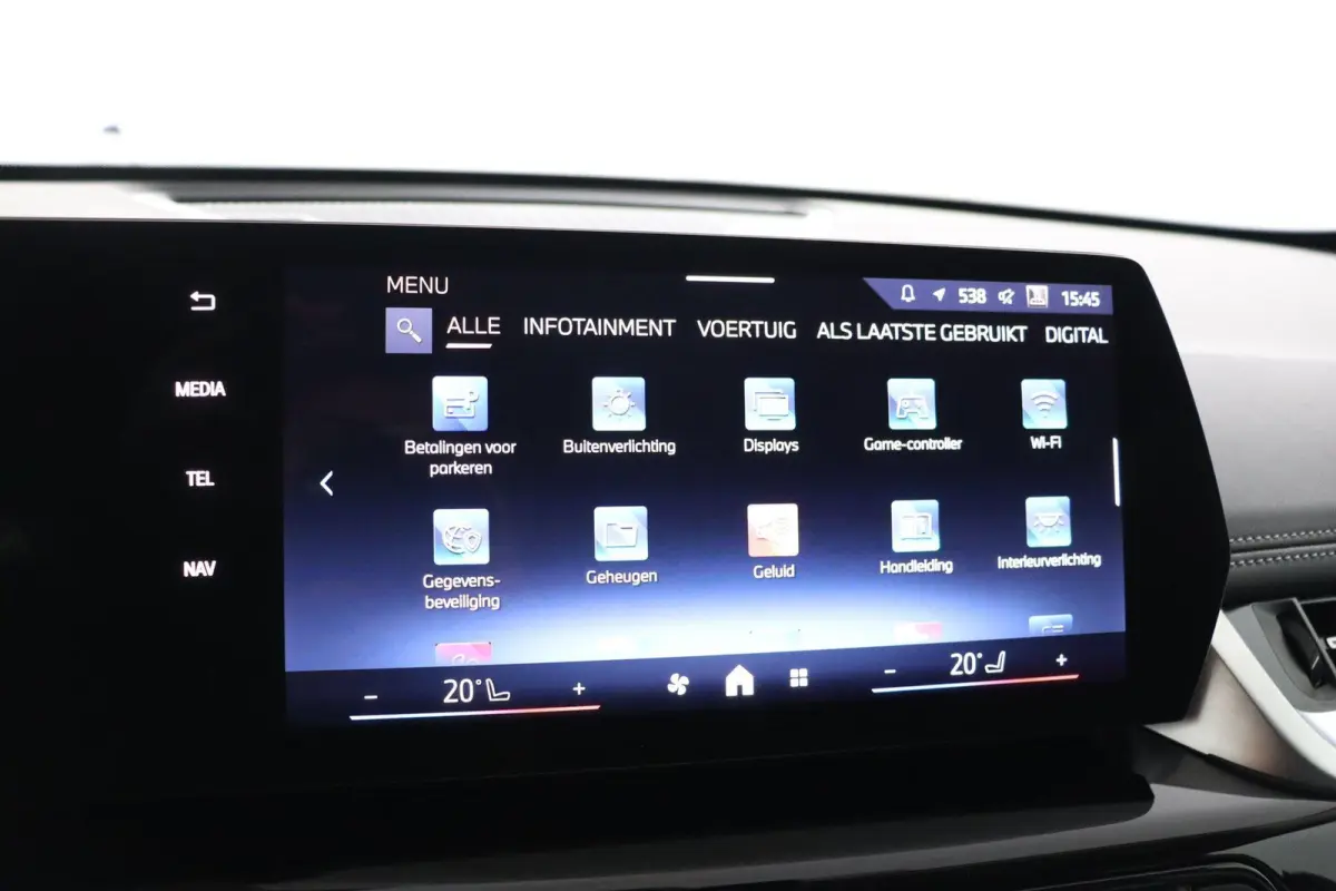 eDrive20 Pure Edition 67 kWh | SOH 100% | X-line | Getint Glas
