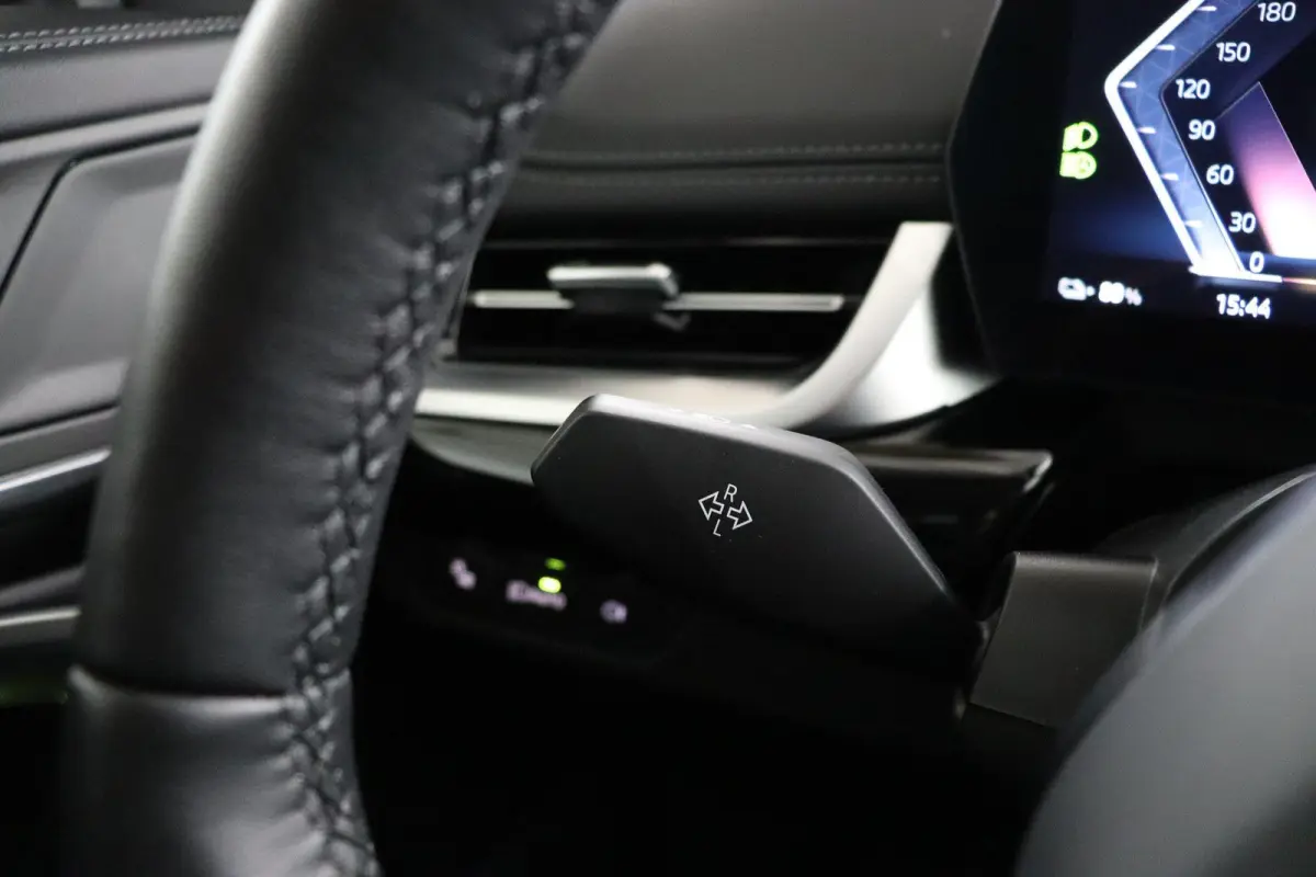 eDrive20 Pure Edition 67 kWh | SOH 100% | X-line | Getint Glas