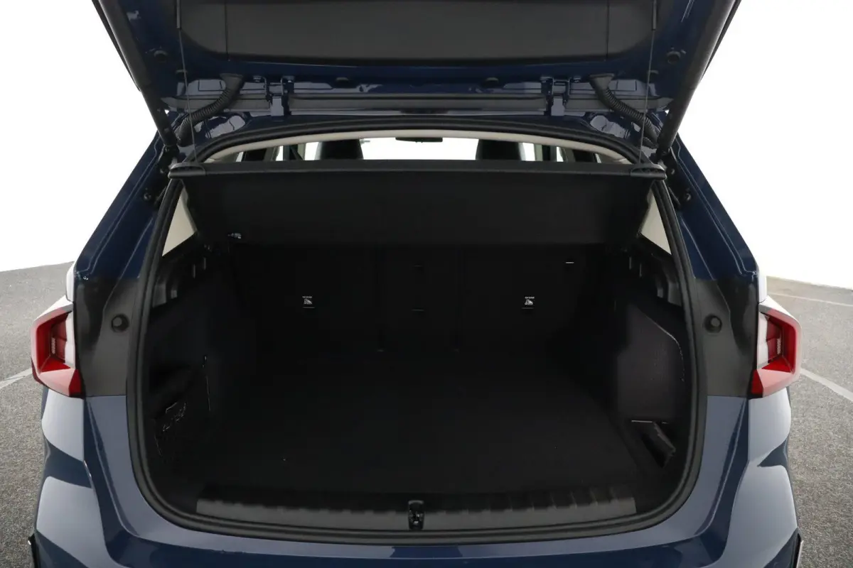 eDrive20 Pure Edition 67 kWh | SOH 100% | X-line | Getint Glas