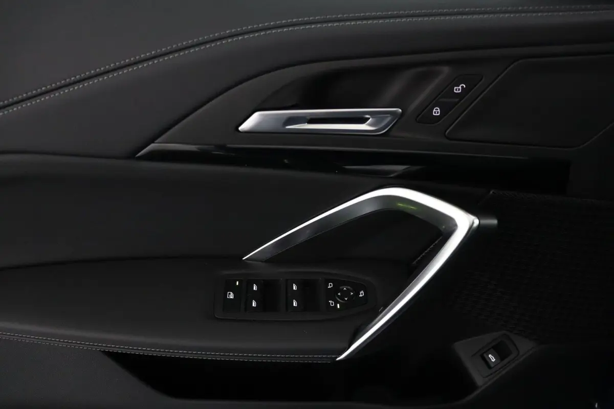 eDrive20 Pure Edition 67 kWh | SOH 100% | X-line | Getint Glas