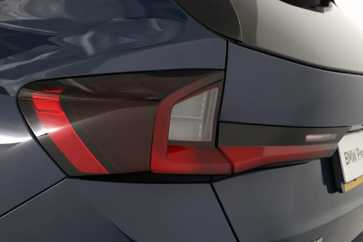 eDrive20 Pure Edition 67 kWh | SOH 100% | X-line | Getint Glas