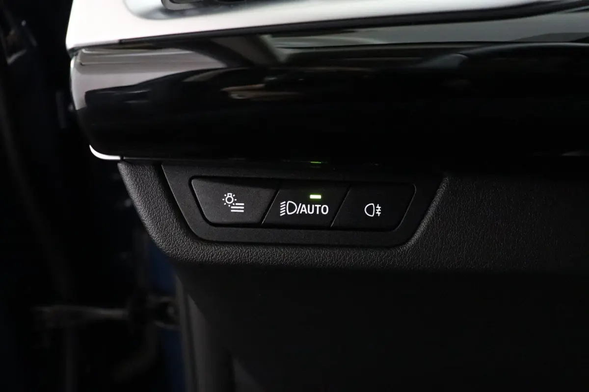 eDrive20 Pure Edition 67 kWh | SOH 100% | X-line | Getint Glas