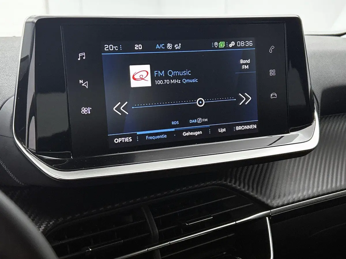 SUV Allure 130pk Automaat | Navigatie | Climate Control | Cruise Control | Parkeersensoren | Keyless | Led koplampen | Armsteun | Apple Carplay / Android Auto | Bluetooth | DAB+ radio | Stof
