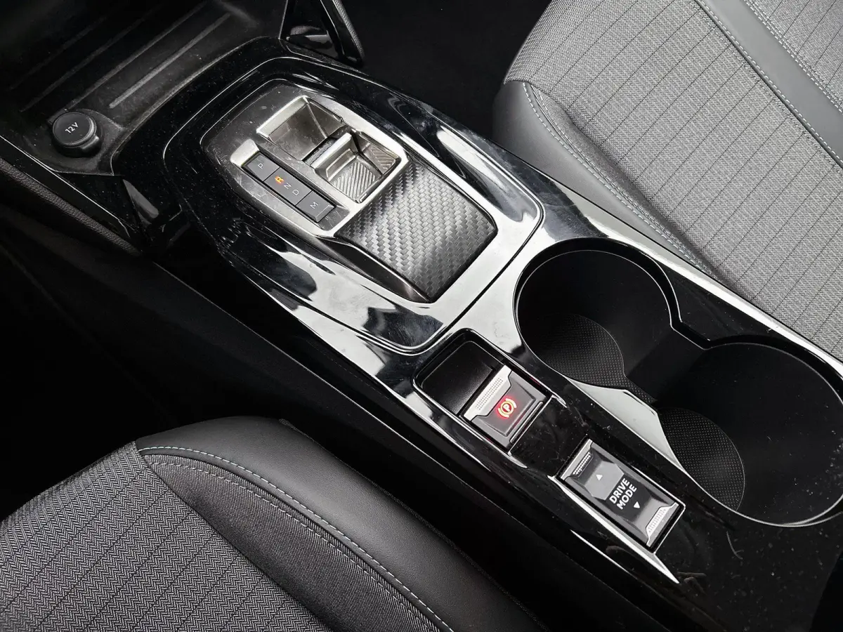 SUV Allure 130pk Automaat | Navigatie | Climate Control | Cruise Control | Parkeersensoren | Keyless | Led koplampen | Armsteun | Apple Carplay / Android Auto | Bluetooth | DAB+ radio | Stof