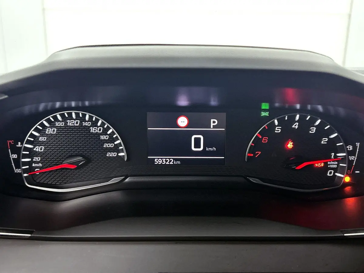 SUV Allure 130pk Automaat | Navigatie | Climate Control | Cruise Control | Parkeersensoren | Keyless | Led koplampen | Armsteun | Apple Carplay / Android Auto | Bluetooth | DAB+ radio | Stof