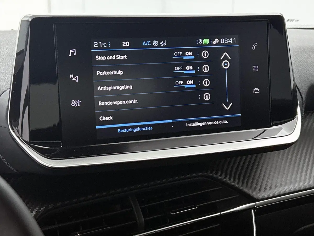 SUV Allure 130pk Automaat | Navigatie | Climate Control | Cruise Control | Parkeersensoren | Keyless | Led koplampen | Armsteun | Apple Carplay / Android Auto | Bluetooth | DAB+ radio | Stof