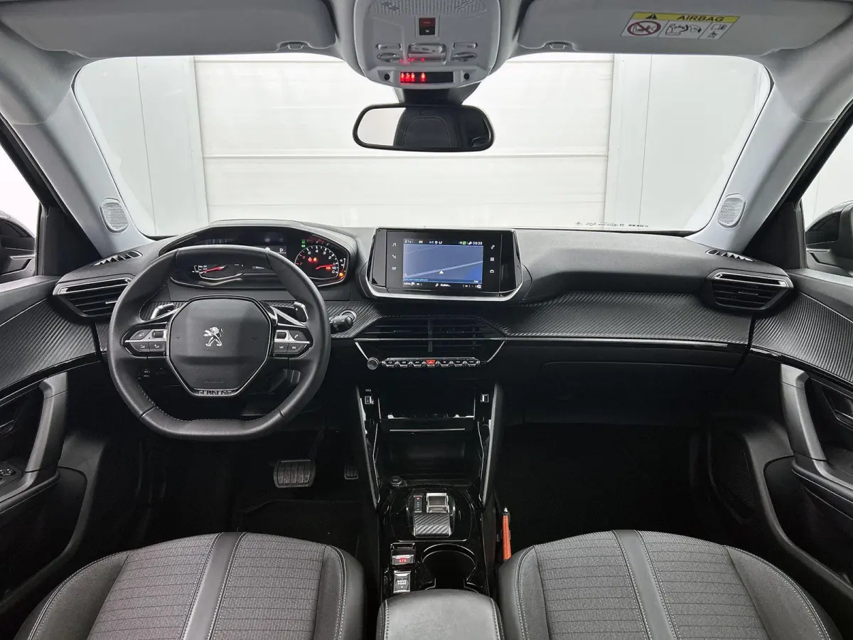 SUV Allure 130pk Automaat | Navigatie | Climate Control | Cruise Control | Parkeersensoren | Keyless | Led koplampen | Armsteun | Apple Carplay / Android Auto | Bluetooth | DAB+ radio | Stof
