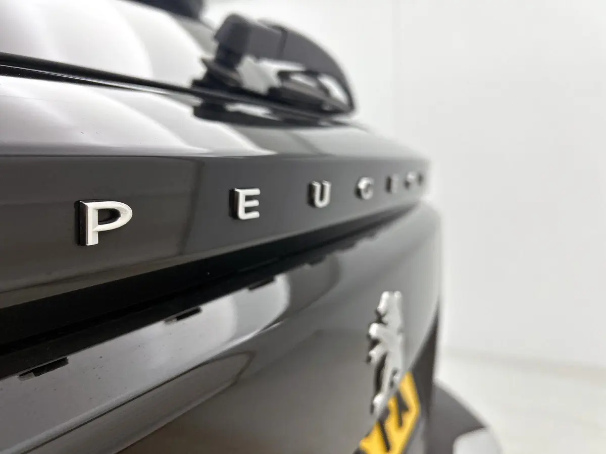 SUV Allure 130pk Automaat | Navigatie | Climate Control | Cruise Control | Parkeersensoren | Keyless | Led koplampen | Armsteun | Apple Carplay / Android Auto | Bluetooth | DAB+ radio | Stof