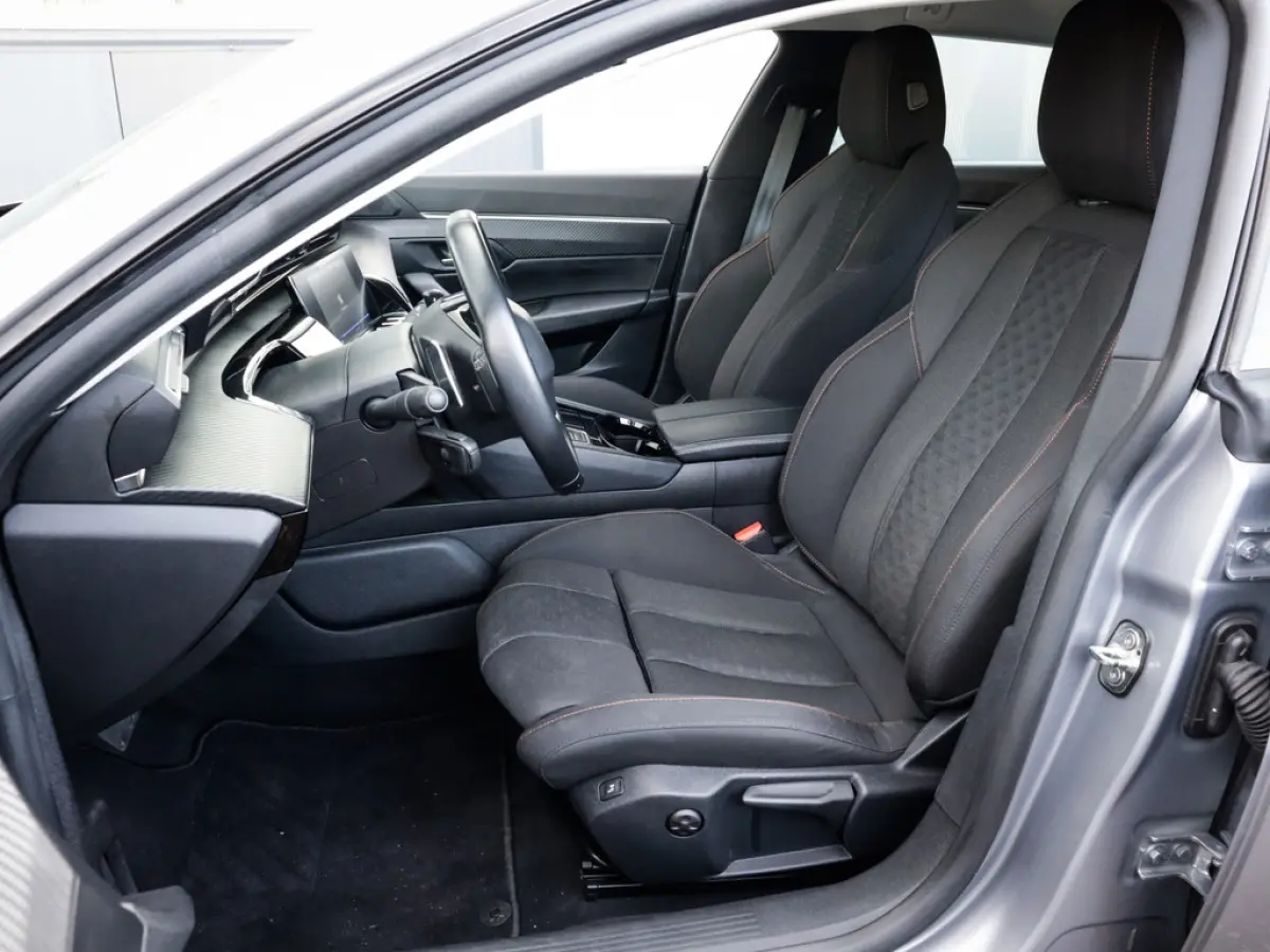 1.2 PureTech Active Pack Business 2e-Eig. & Keurig-Onderh. BOVAG-Garantie. NL-Auto.
