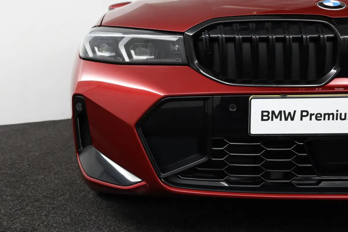 318i | M Sport Pro | Panoramadak | Trekhaak 19" | Stoelverwarming