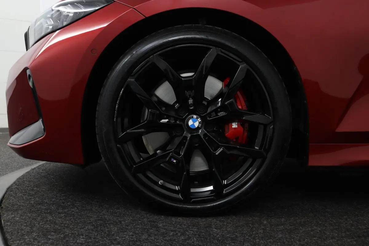318i | M Sport Pro | Panoramadak | Trekhaak 19" | Stoelverwarming