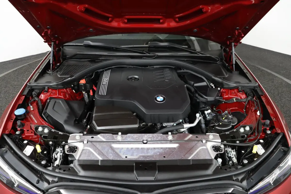 318i | M Sport Pro | Panoramadak | Trekhaak 19" | Stoelverwarming