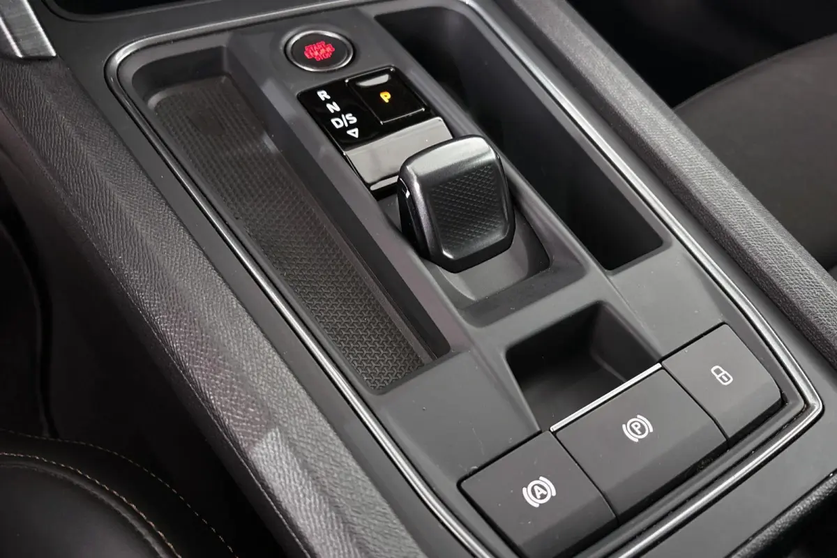 1.4 e-Hybrid Achteruitrijcamera 18" Stoelverwarming Carplay