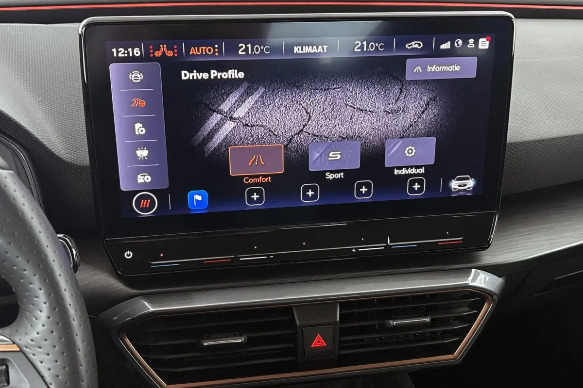 1.4 e-Hybrid Achteruitrijcamera 18" Stoelverwarming Carplay