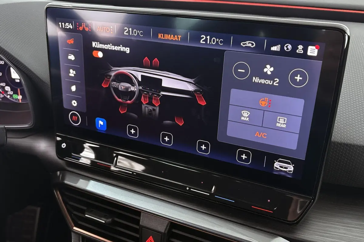 1.4 e-Hybrid Achteruitrijcamera 18" Stoelverwarming Carplay