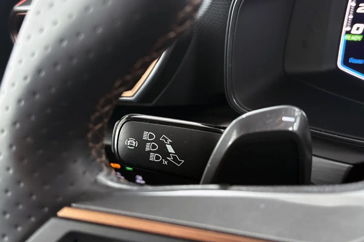 1.4 e-Hybrid Achteruitrijcamera 18" Stoelverwarming Carplay