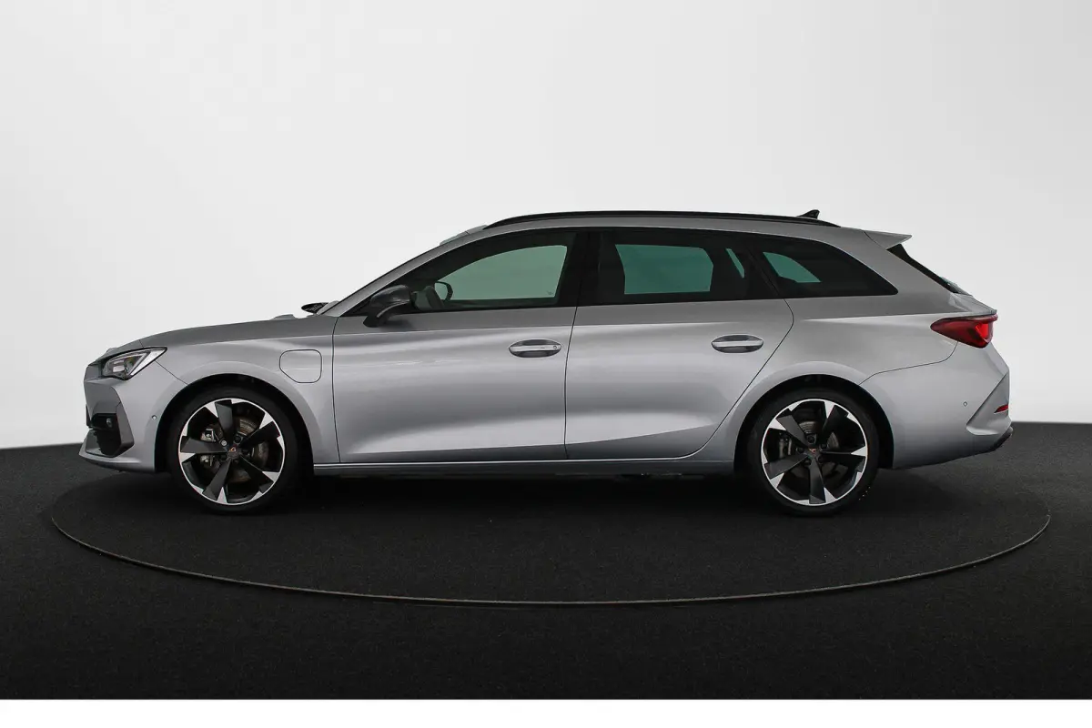 1.4 e-Hybrid Achteruitrijcamera 18" Stoelverwarming Carplay