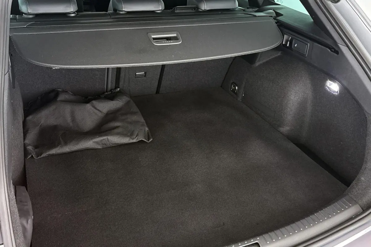 1.4 e-Hybrid Achteruitrijcamera 18" Stoelverwarming Carplay