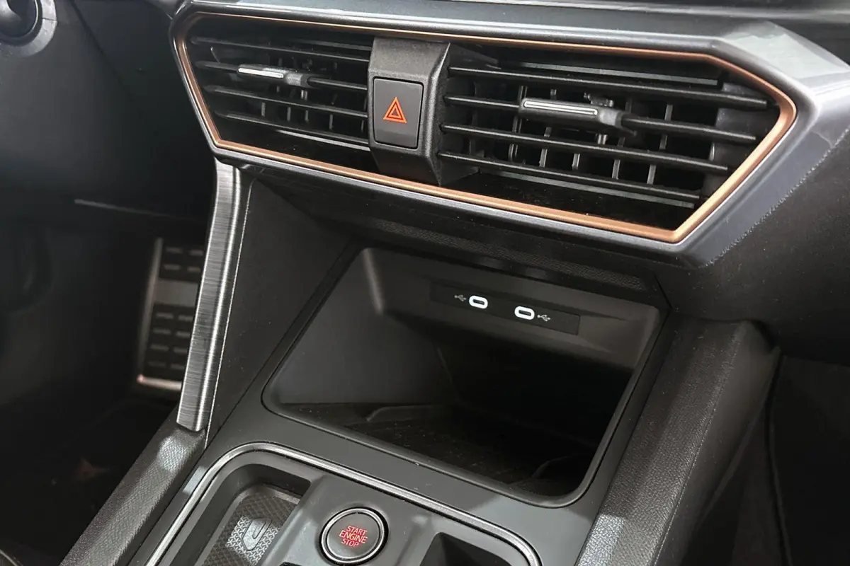 1.4 e-Hybrid Achteruitrijcamera 18" Stoelverwarming Carplay