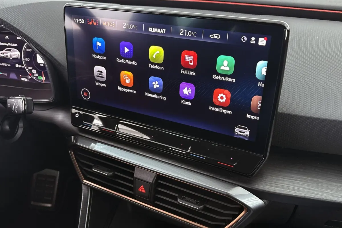 1.4 e-Hybrid Achteruitrijcamera 18" Stoelverwarming Carplay