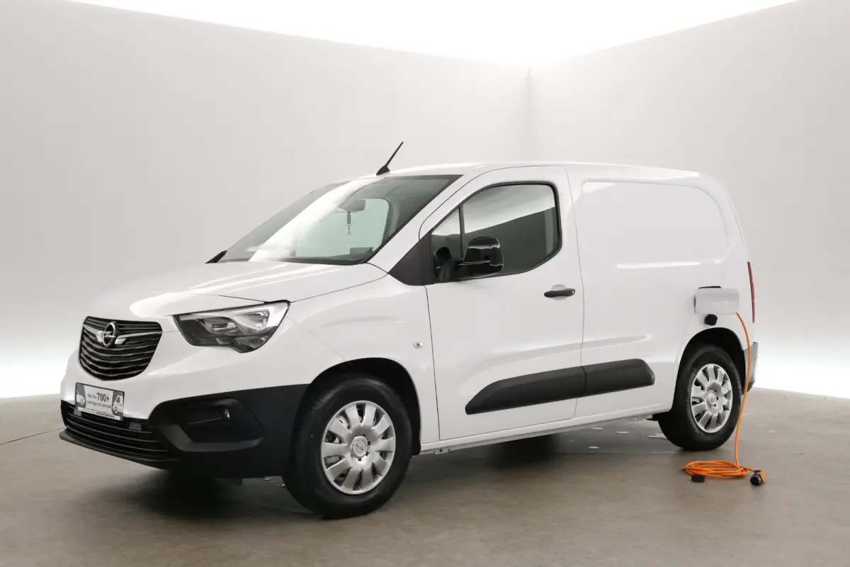 50 kWh 136PK | Snelladen | SOH 98% | 3 Zits | Airco | Camera | Carplay | Cruise | Navi | Parkeersens.