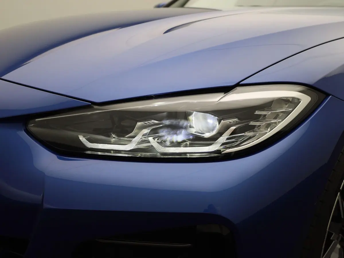 eDrive35 M-Sport 70 kWh | Panoramadak | Oyster Leder | Stoelverwarming | Apple Carplay / Android Auto | Climate Control | Adaptive Cruise Control | Camera | Virtual Cockpit | Lichtmetalen M-