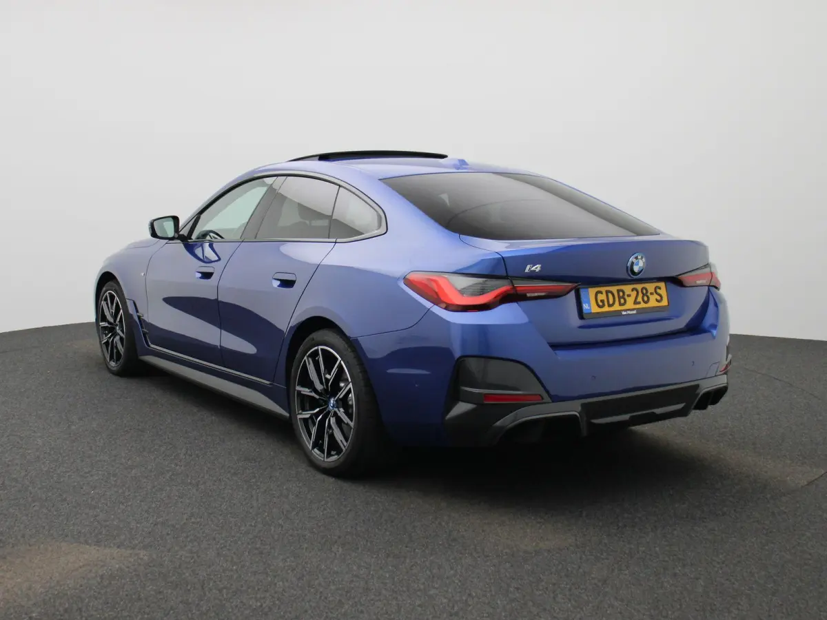 eDrive35 M-Sport 70 kWh | Panoramadak | Oyster Leder | Stoelverwarming | Apple Carplay / Android Auto | Climate Control | Adaptive Cruise Control | Camera | Virtual Cockpit | Lichtmetalen M-
