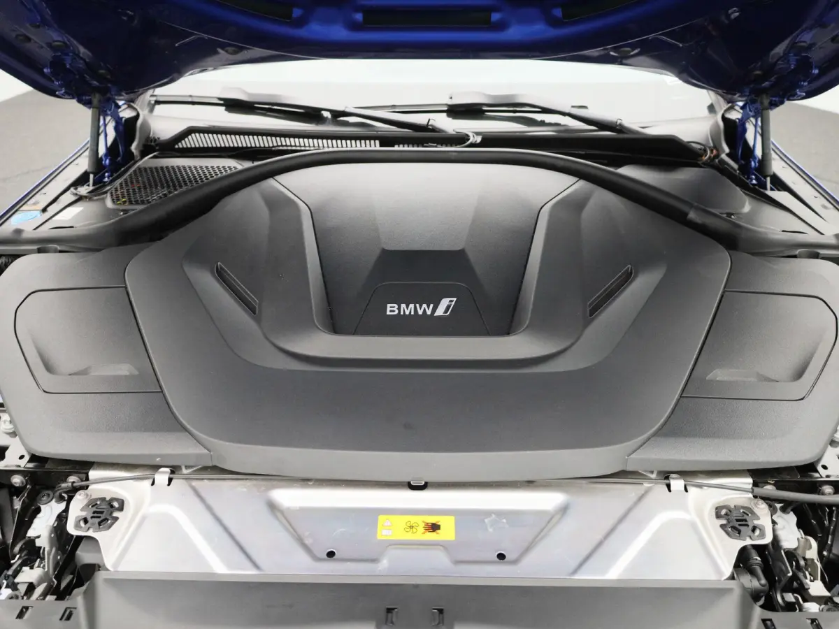 eDrive35 M-Sport 70 kWh | Panoramadak | Oyster Leder | Stoelverwarming | Apple Carplay / Android Auto | Climate Control | Adaptive Cruise Control | Camera | Virtual Cockpit | Lichtmetalen M-