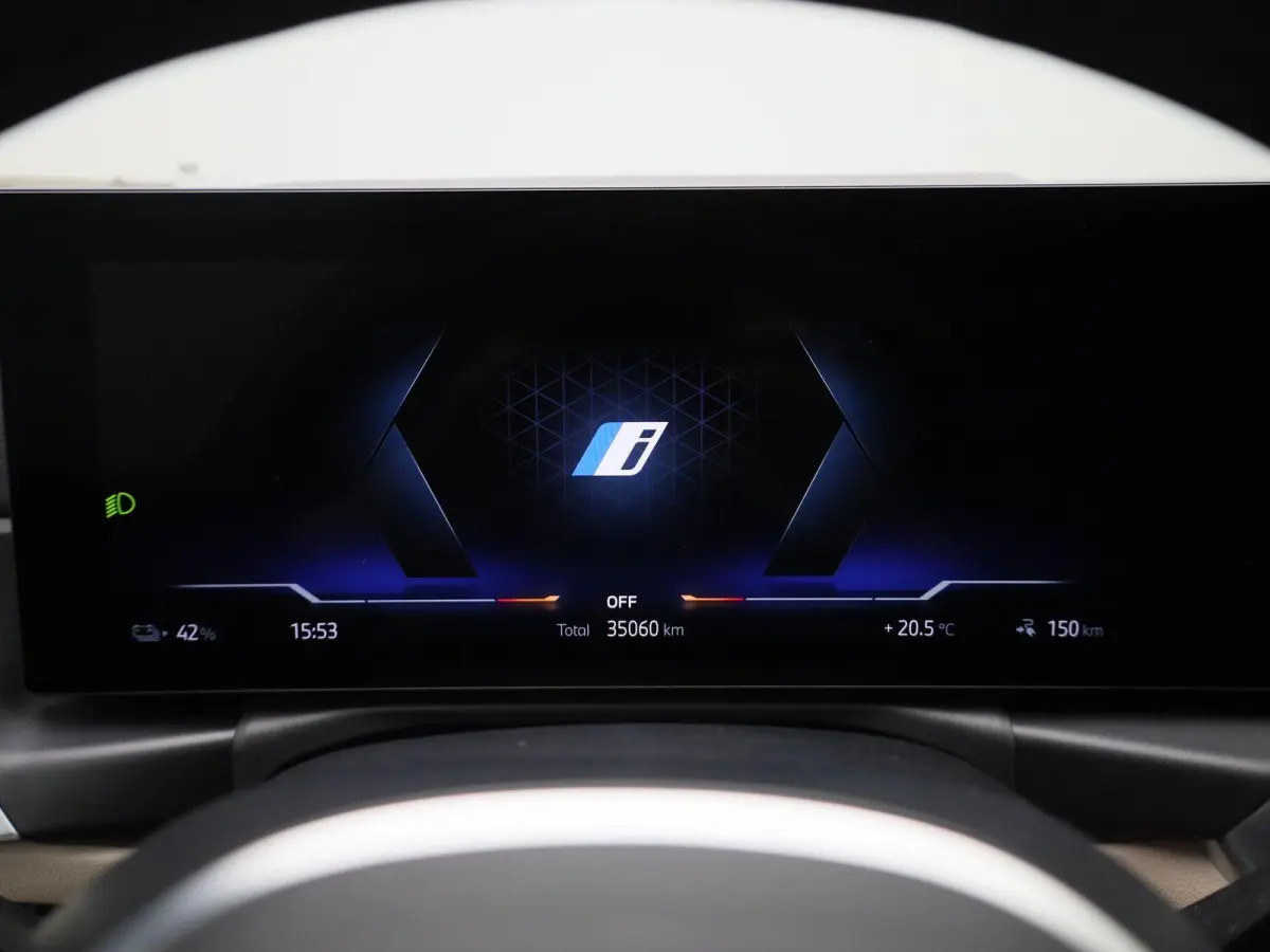eDrive35 M-Sport 70 kWh | Panoramadak | Oyster Leder | Stoelverwarming | Apple Carplay / Android Auto | Climate Control | Adaptive Cruise Control | Camera | Virtual Cockpit | Lichtmetalen M-