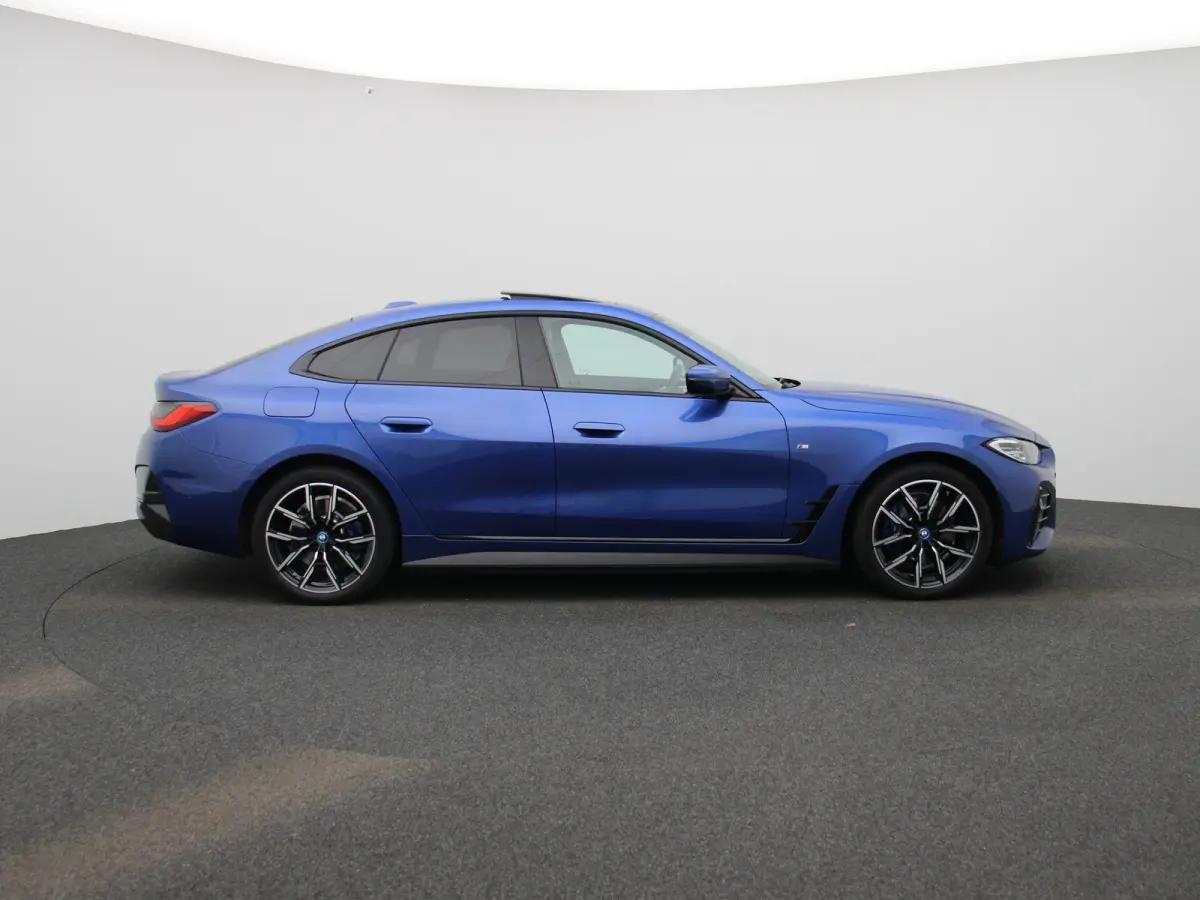 eDrive35 M-Sport 70 kWh | Panoramadak | Oyster Leder | Stoelverwarming | Apple Carplay / Android Auto | Climate Control | Adaptive Cruise Control | Camera | Virtual Cockpit | Lichtmetalen M-