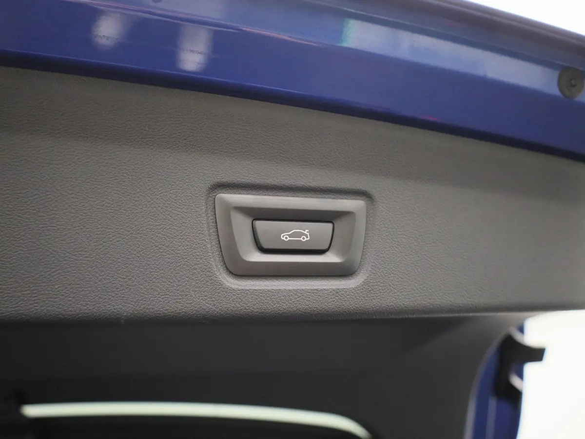 eDrive35 M-Sport 70 kWh | Panoramadak | Oyster Leder | Stoelverwarming | Apple Carplay / Android Auto | Climate Control | Adaptive Cruise Control | Camera | Virtual Cockpit | Lichtmetalen M-
