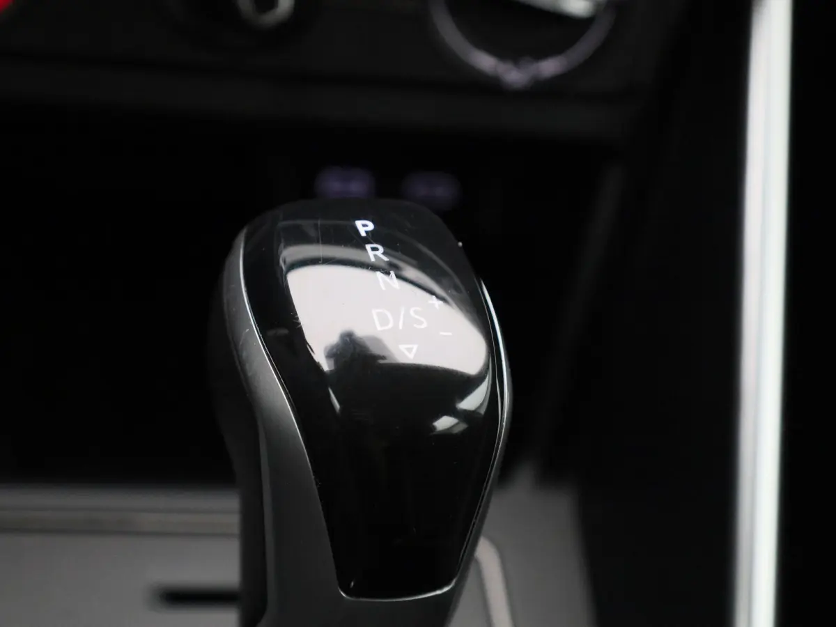 1.0 TSI Life | Automaat | Navigatie | Cruise control Adaptive | Apple Carplay / Android Auto | DAB | Virtual cockpit | Airco |