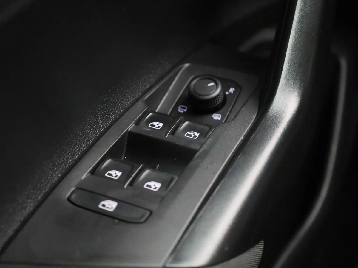 1.0 TSI Life | Automaat | Navigatie | Cruise control Adaptive | Apple Carplay / Android Auto | DAB | Virtual cockpit | Airco |