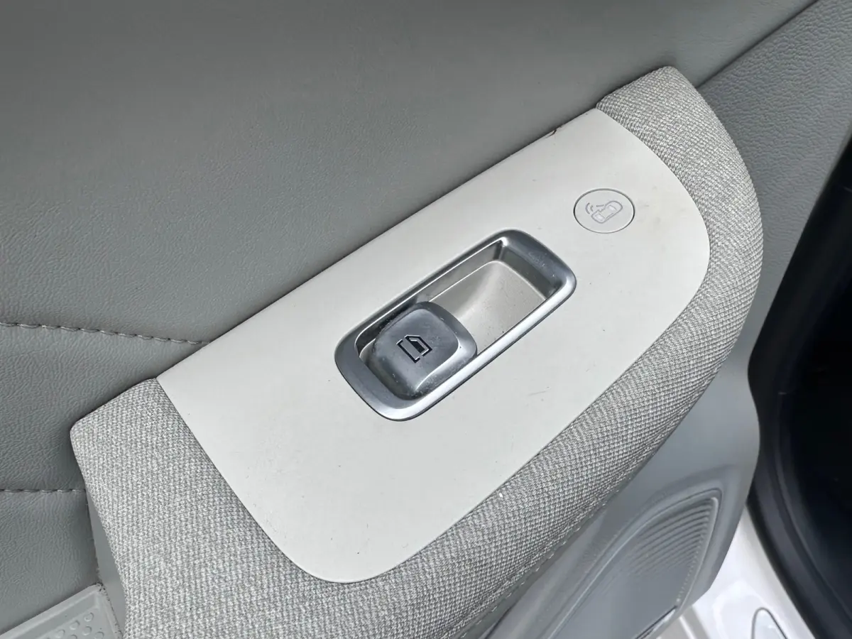 Exclusive 70 kWh SOH 94.22% PANO BOSE TREKHAAK LEER CAMERA DEALER OND EERSTE EIG