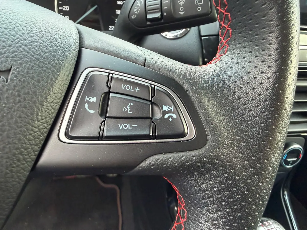 1.0 EcoBoost ST-Line,Vewarmde Stoelen+stuur,Apple Carplay,Navigatie,Camera, Cruise Control