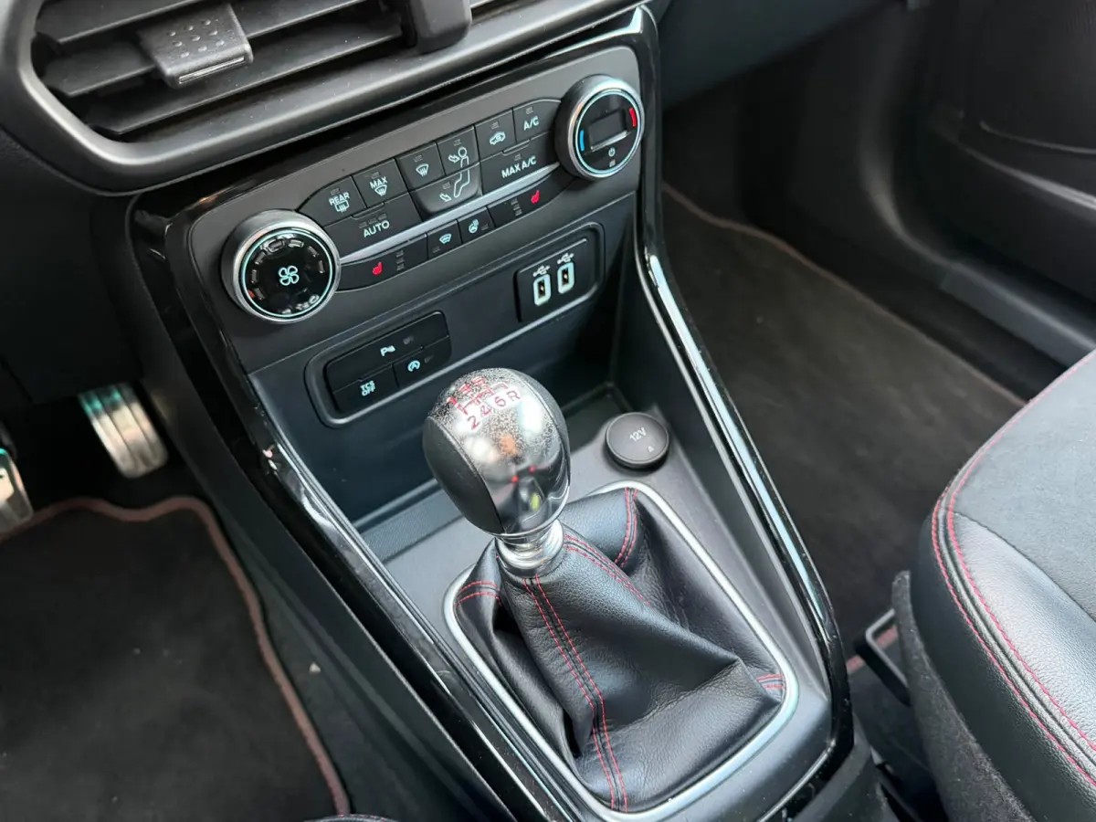 1.0 EcoBoost ST-Line,Vewarmde Stoelen+stuur,Apple Carplay,Navigatie,Camera, Cruise Control