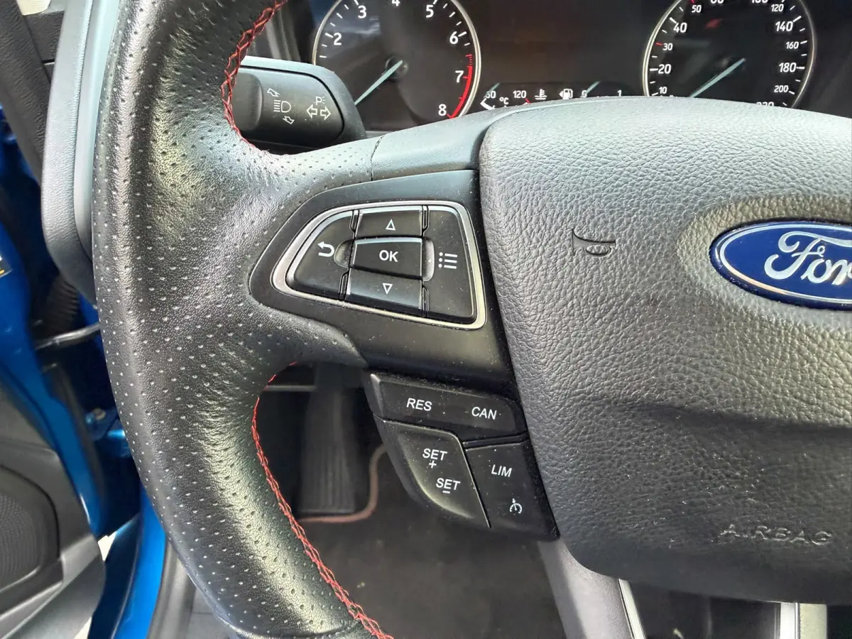 1.0 EcoBoost ST-Line,Vewarmde Stoelen+stuur,Apple Carplay,Navigatie,Camera, Cruise Control