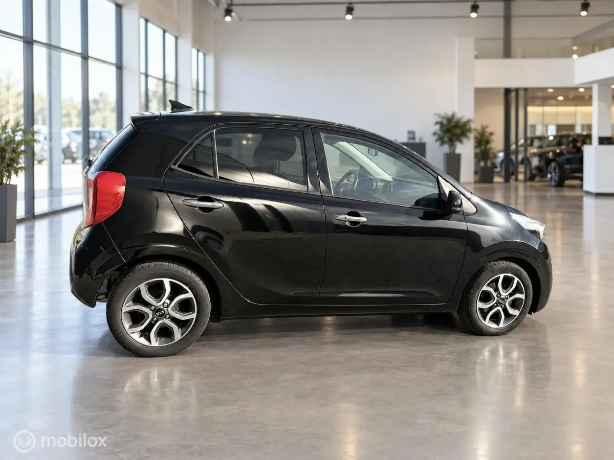 1.0 DPi DynamicPlusLine | Camera | Keyless | Clima | 71.648km | Zwart | Incl. BTW