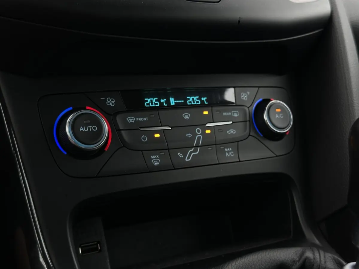 1.5/150pk Titanium|NAP|Trekh|PDC|Cruise|Climate|LED|Apple Carplay|Navi|Isofix|17" LMV