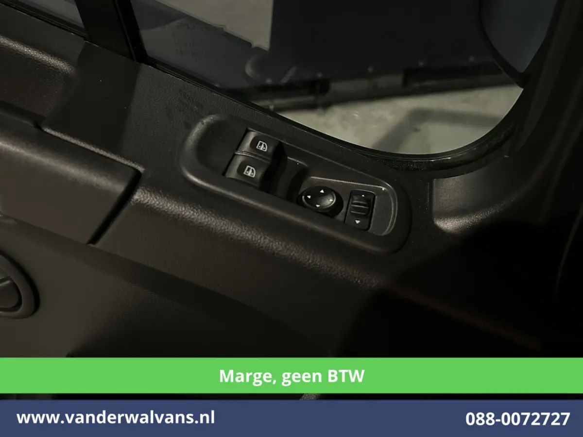 2.3 dCi 150pk **MARGE, geen BTW** L2H2 Paardenwagen Euro6 Airco | Camera | Cruisecontrol | Trekhaak Bijrijdersbank