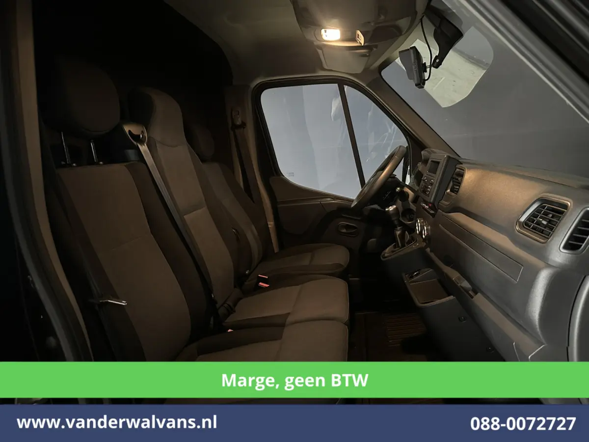 2.3 dCi 150pk **MARGE, geen BTW** L2H2 Paardenwagen Euro6 Airco | Camera | Cruisecontrol | Trekhaak Bijrijdersbank