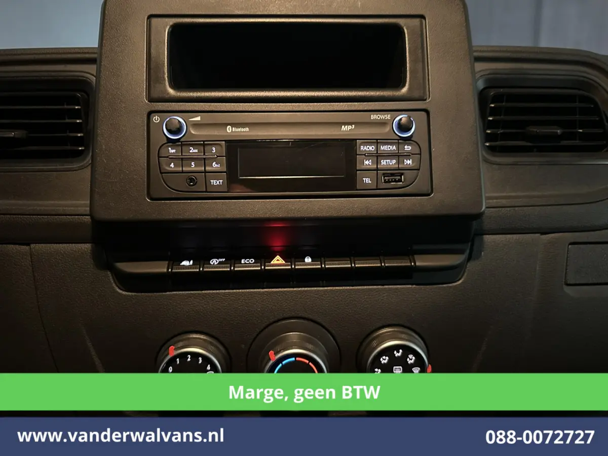 2.3 dCi 150pk **MARGE, geen BTW** L2H2 Paardenwagen Euro6 Airco | Camera | Cruisecontrol | Trekhaak Bijrijdersbank